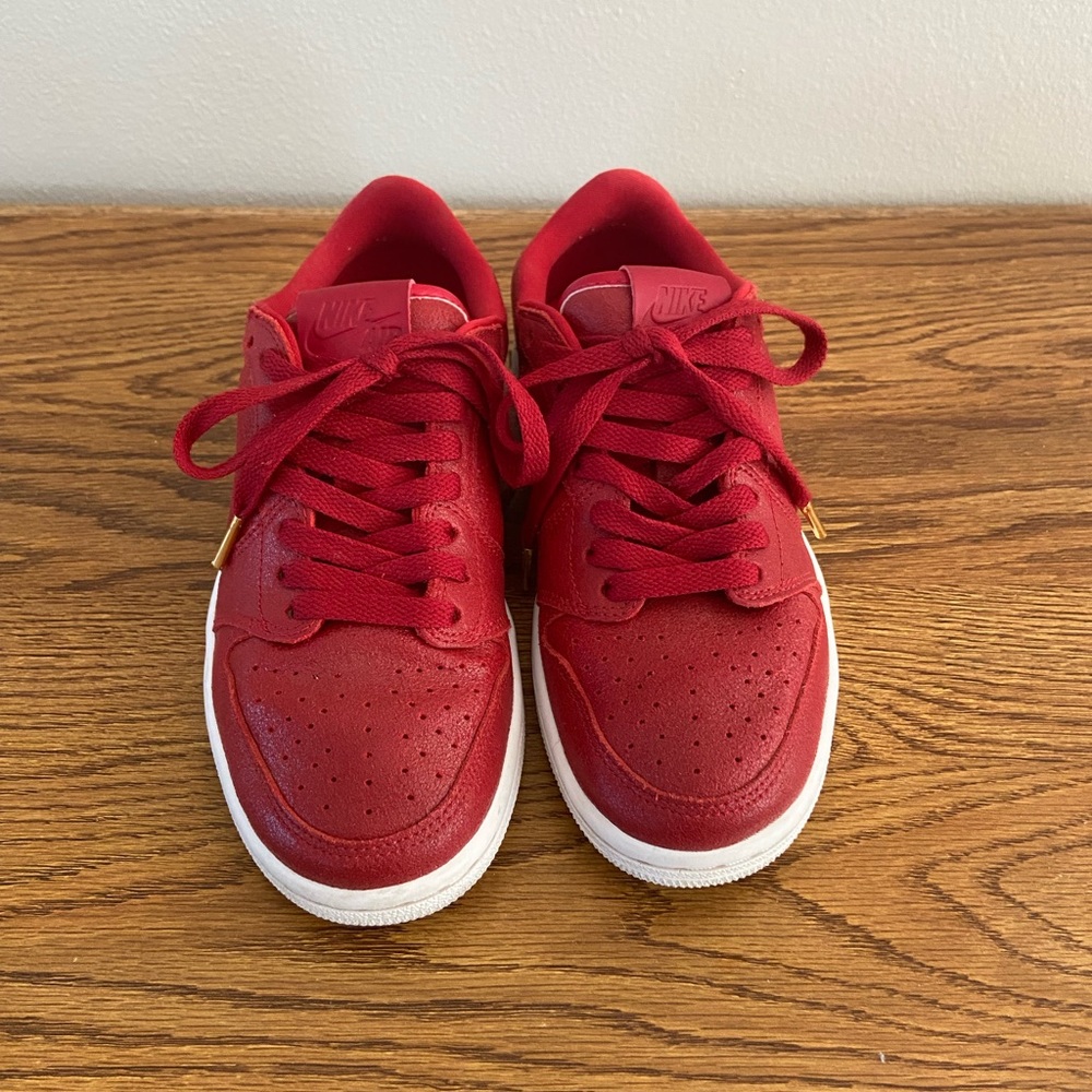 NIKE AIR JORDANS